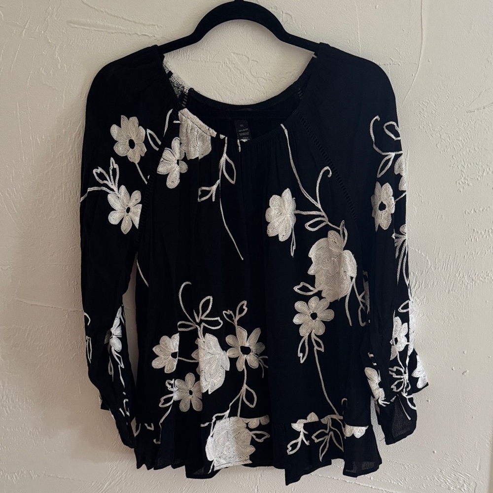 🖤 INC International Concepts Black Floral Embroidered Blouse – Size XL🖤